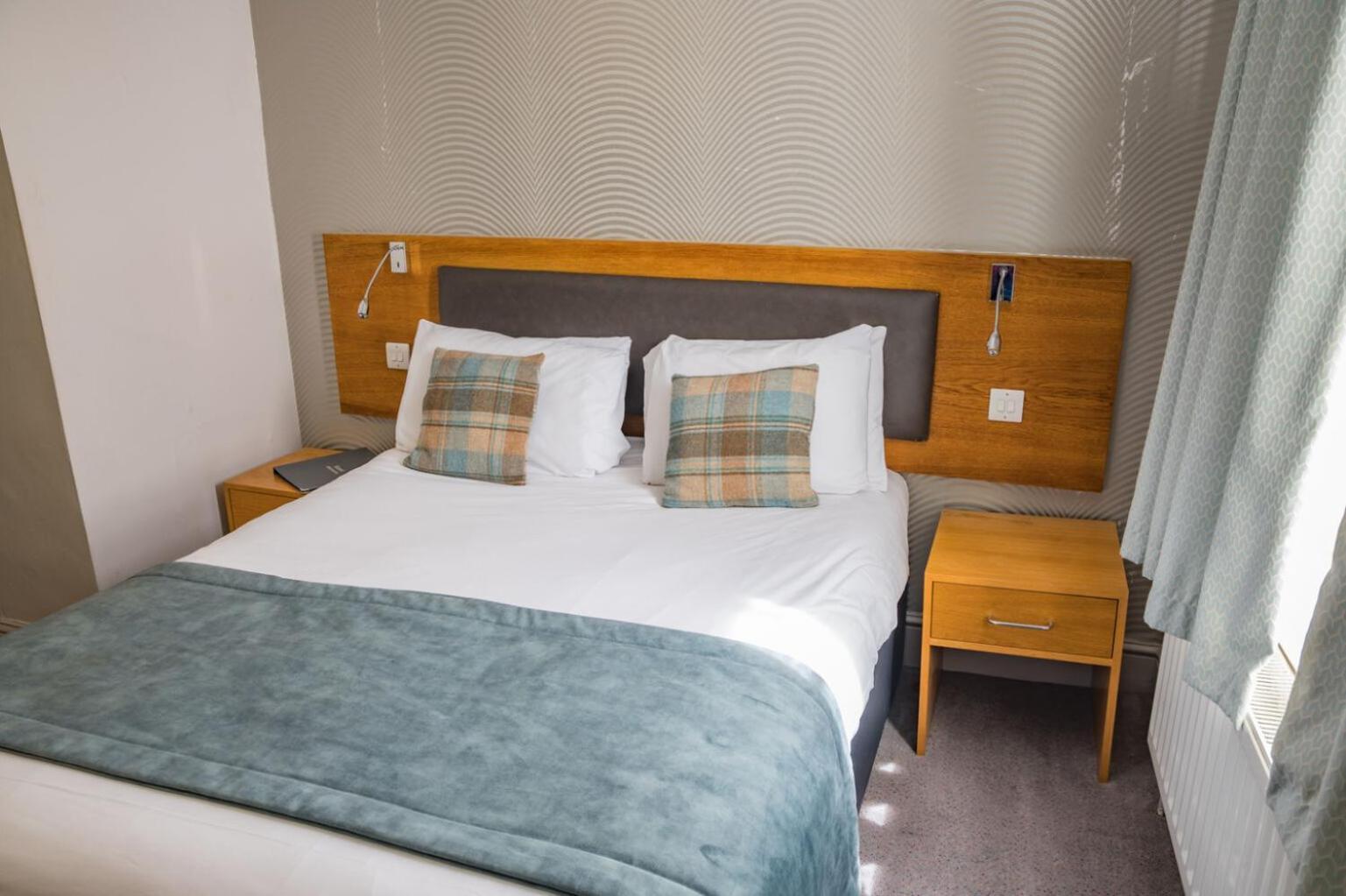 The Goddard Arms Hotell Swindon Exteriör bild