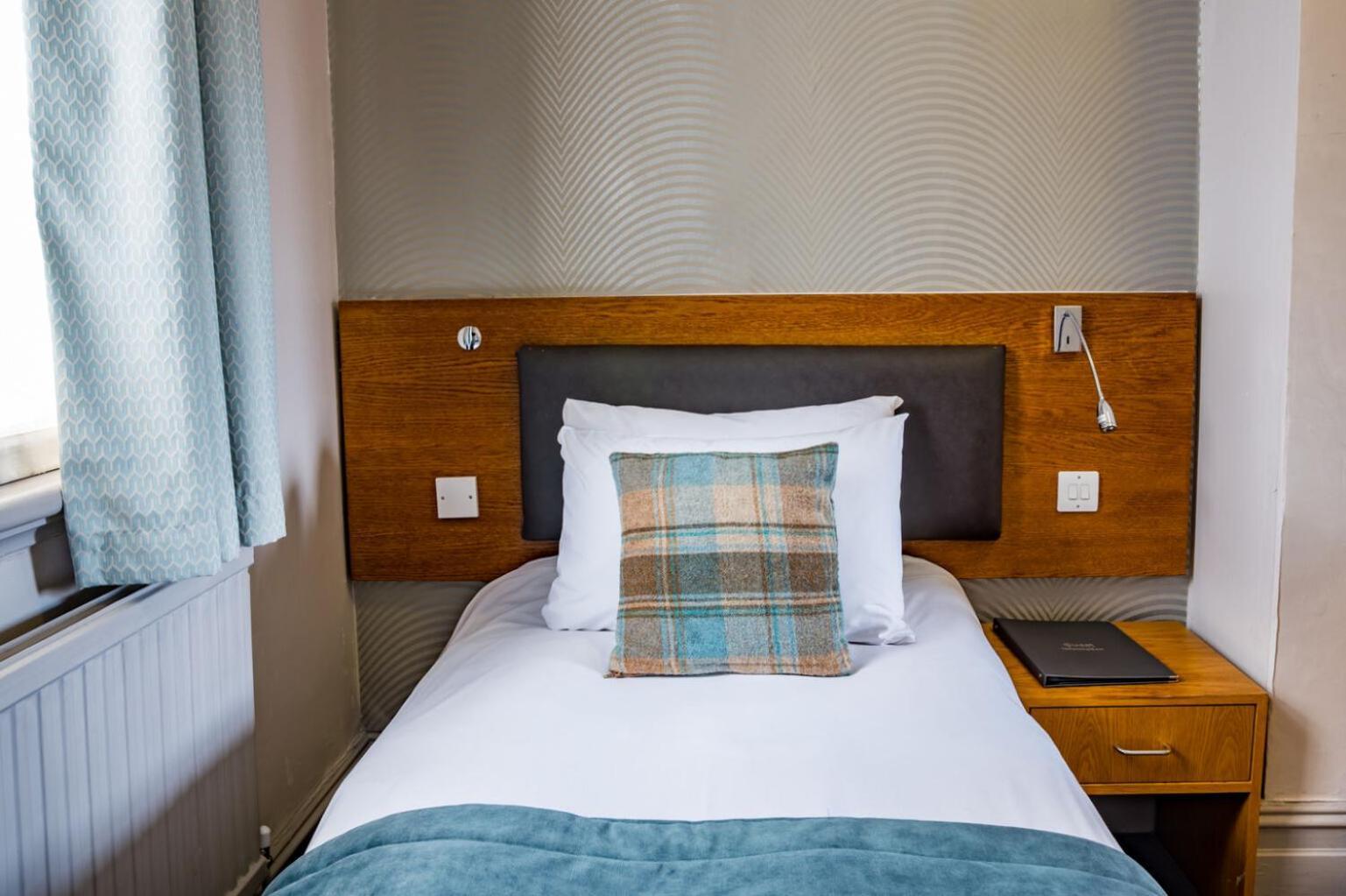 The Goddard Arms Hotell Swindon Exteriör bild