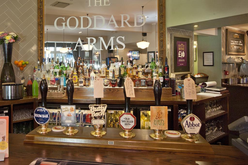 The Goddard Arms Hotell Swindon Exteriör bild