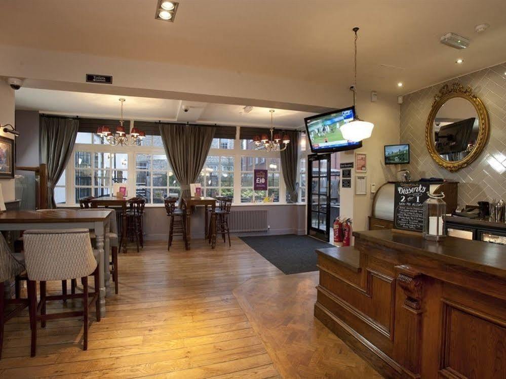 The Goddard Arms Hotell Swindon Exteriör bild